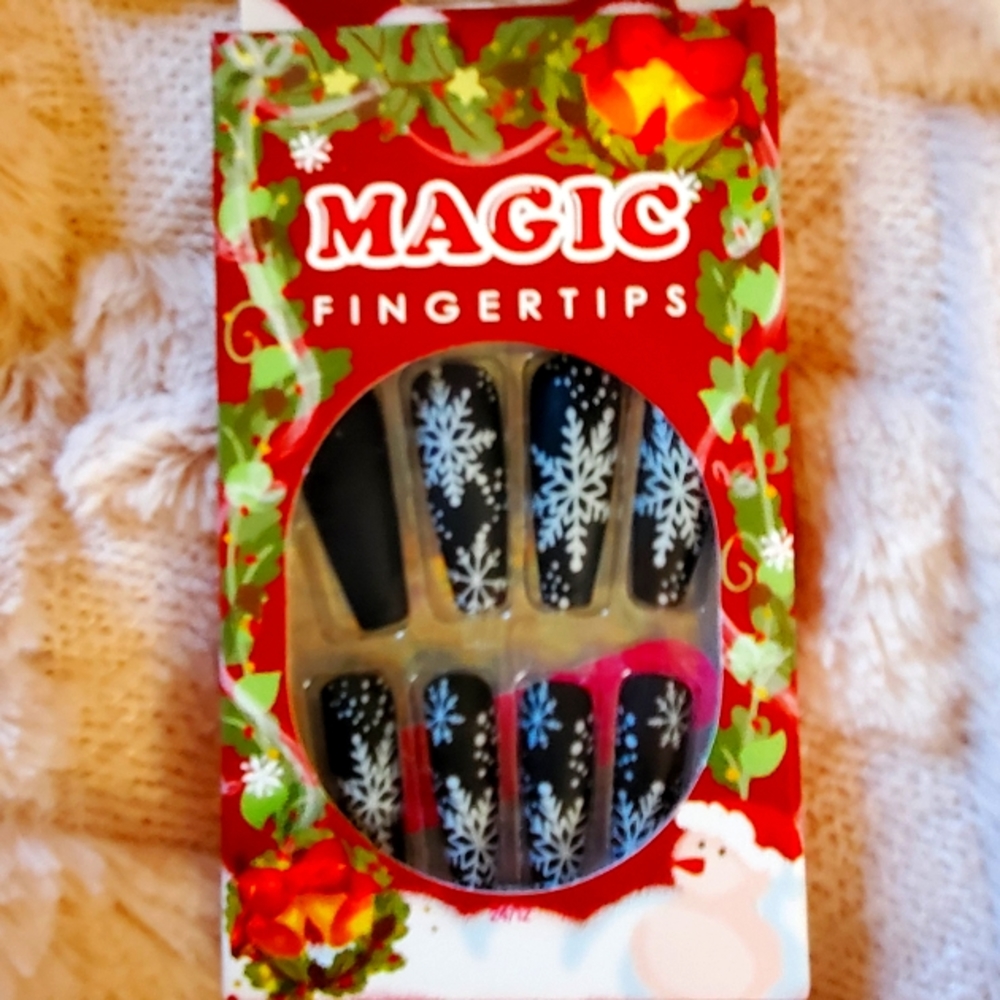 Nail kit